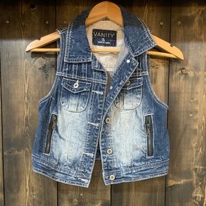 Jean Vest